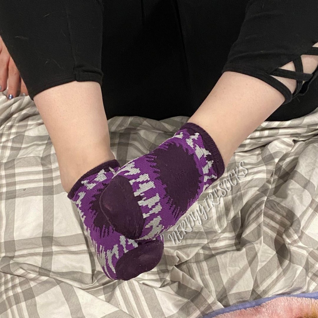 NerdyGirlSocks's tweet photo. Wearing these cute socks from a friend!
#anklesocks #barefeet #sockedsoles #cutesocks #dirtysocks #feet #feetmodels #feetpic #footmodeling #girlsocks #matchingsocks #selfeet #shoesoff #smellysocks #socksgirl #socksoftheday #stinkysocks https://t.co/UzofZOiCU3