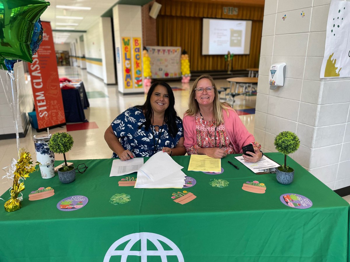 heardelementary's tweet photo. 🌱🏫 Thank you to all the wonderful families who joined us at Open House today! Your presence made it even more special as we GROW TOGETHER this school year. 🌿 Don’t forget to tag us in all of your Open House pictures #heardsav! #sccpss #steam #stem https://t.co/bVH3ZetwUw