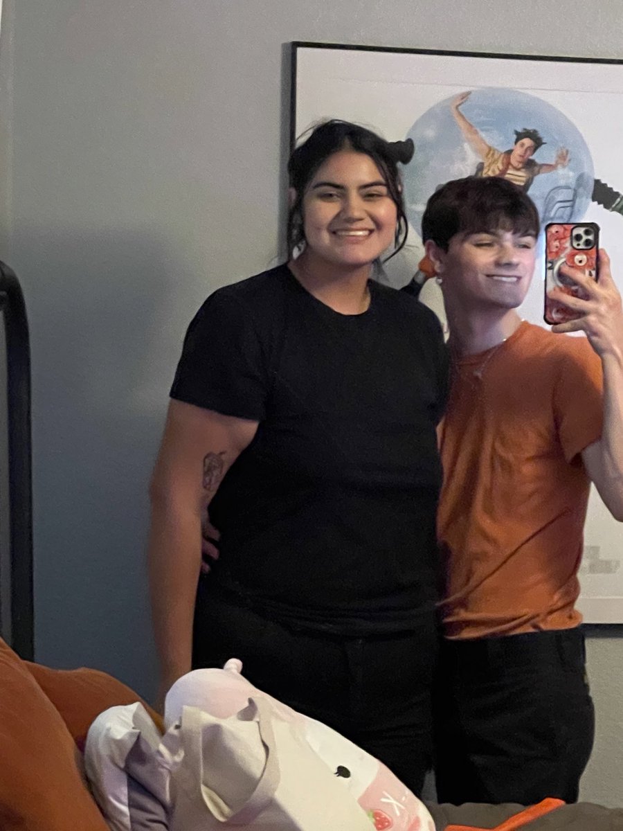 iidlua's tweet image. everyday is her day 💙🩷