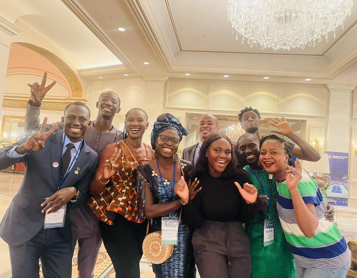 timasisay's tweet photo. I just couldn't resist taking a break from my jam-packed schedule in Virginia to join our outstanding Mandela Washington fellows in Washington D.C. These incredible folks are soaring high, waving the Gambian flag proudly during the Fellowship. The energy here is electrifying😂. https://t.co/7wYIUhpPr0