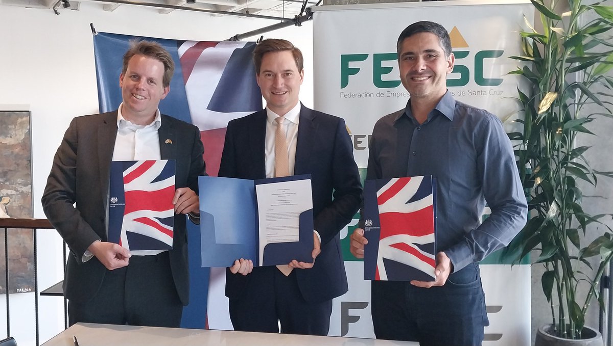 fep_sc's tweet photo. La FEPSC reúne más apoyo de entidades internacionales que viabilicen el desarrollo sustentable empresarial en nuestro país. Esta vez la Embajada Británica se apunta para llevar adelante un trabajo conjunto que genere oportunidades para reactivar la economía. https://t.co/dvxw1w3Piy