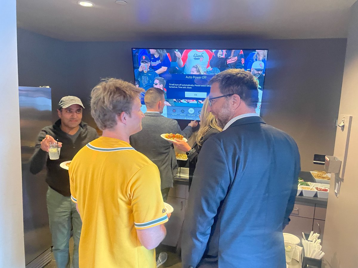 fastly's tweet photo. πΈ Join us in reminiscing about the fun-filled Internship week we just finished! From cheering on our favorite baseball team βΎ to participating in our very own Olympics π
, it was a week packed with excitement and memorable presentations. #TeamBonding #InternshipFun https://t.co/c9osjc4JtK
