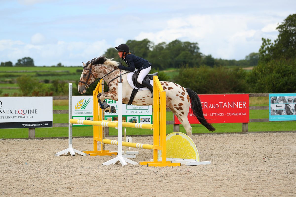 Fab weekend at Mendip Show Jumping Noah back out for the 1st time after his break🥇with Jess- Em &amp; Chilli on fire winning her class🥇Noah with Em🥈&amp; Tom🥈in both his classes with Jess,so proud of the Miller Girls &amp; Ponies looking forward to 2 days at Gatcombe &amp; then the Nationals