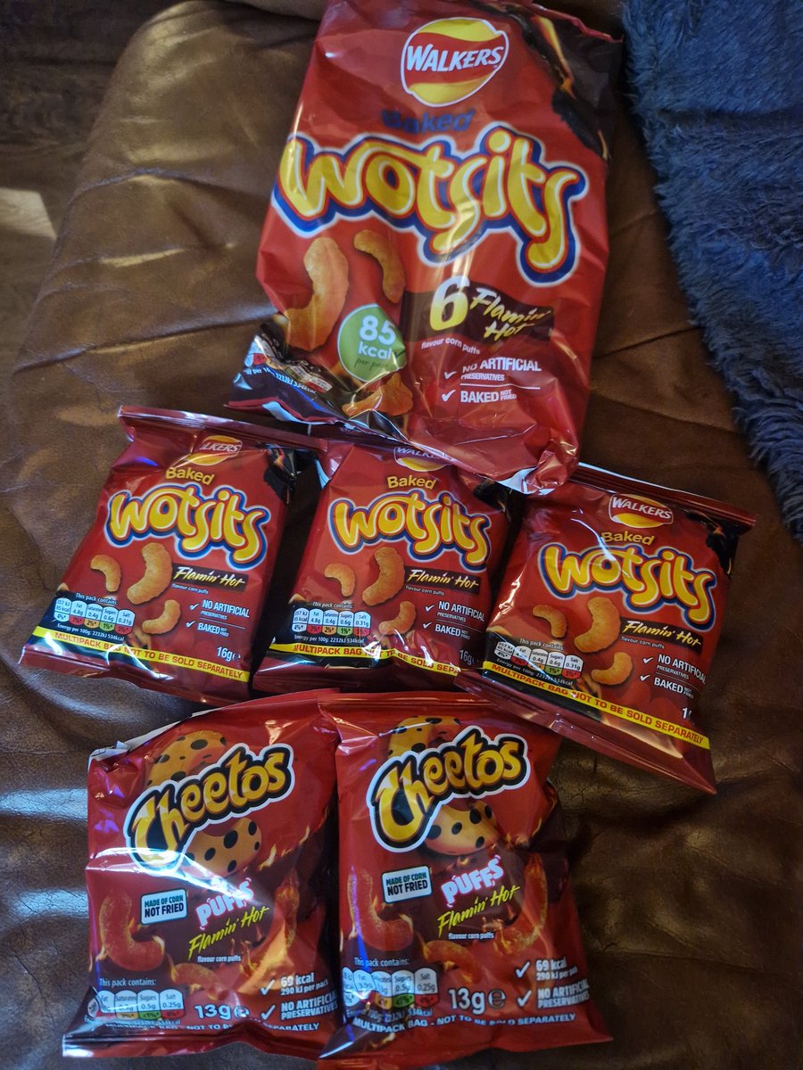 crhcpep's tweet photo. OK @walkers_crisps @ChesterCheetah @Cheetos Care to explain this?? 😮 Bought these for my partner, he usually gets through a couple 6packs a week, but, imagine his horror when not only are there only 5 packs, but 2 of them are imposters!! #walkerscrisps #wotnots https://t.co/eOkbEIaKG5