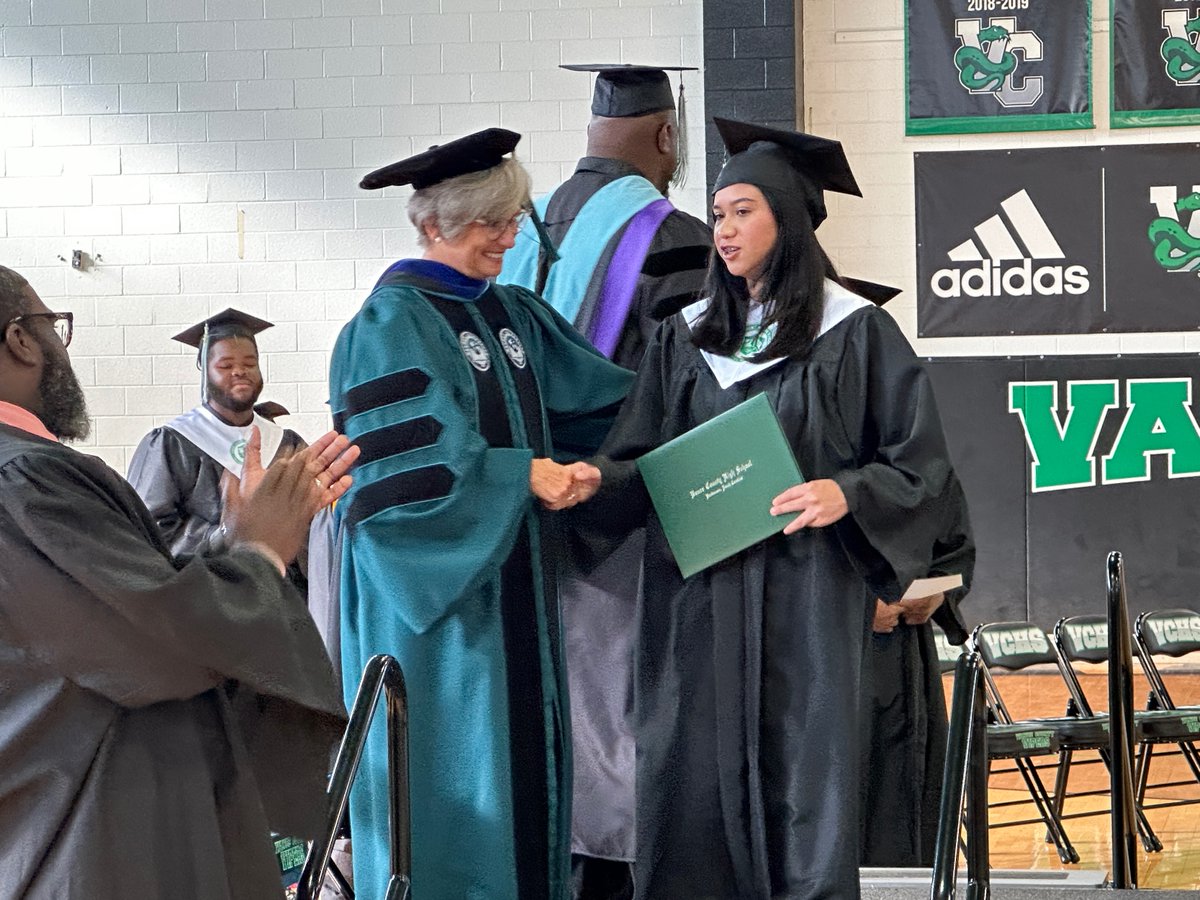 VanceCoSchools's tweet photo. Graduation season continues! This morning marked a significant milestone, as we honored the incredible Class of 2023 at the @VanceCountyHS summer commencement. Congratulations, Class of 2023!🎓🎉 https://t.co/a4KqMDHuKD