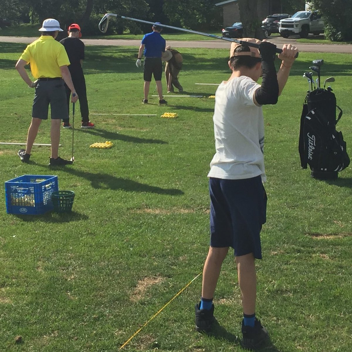 CwthSportCAN's tweet photo. And that’s a wrap!

The Sport for Newcomers project was “a great opportunity for our youth clients to get involved in sports on PEI".

Read more from #SportWORKS Officer Jordyn Connell: https://t.co/voOyx2ol4D https://t.co/xG0yUacwBg