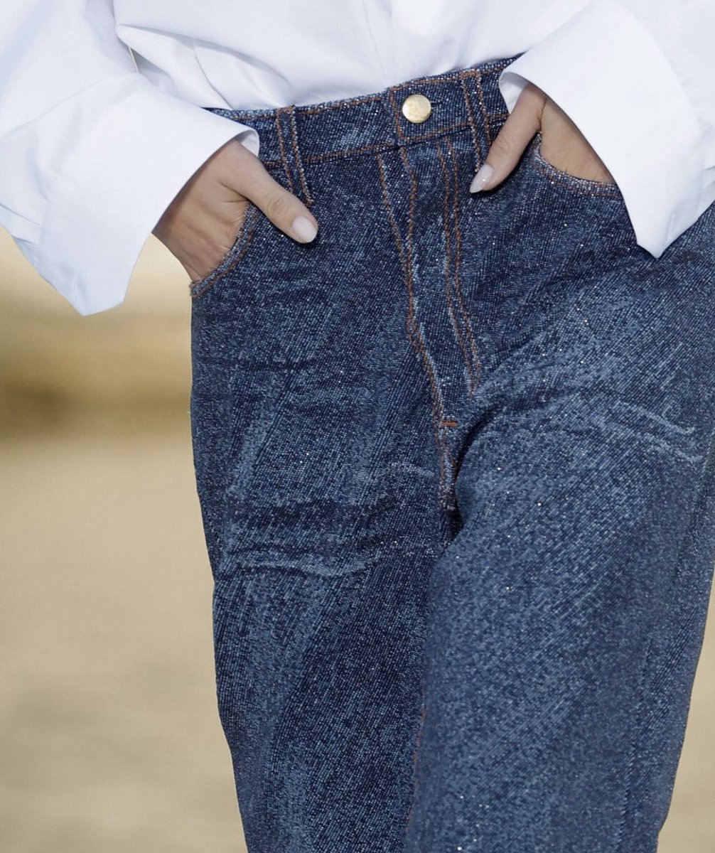 saintdoII's tweet image. fabric manipulation by valentino: for his fall 2023 couture collection pierpaolo piccioli​ showed these pants that took 4 weeks of embroidered hand beading to give them a ‘denim’ look