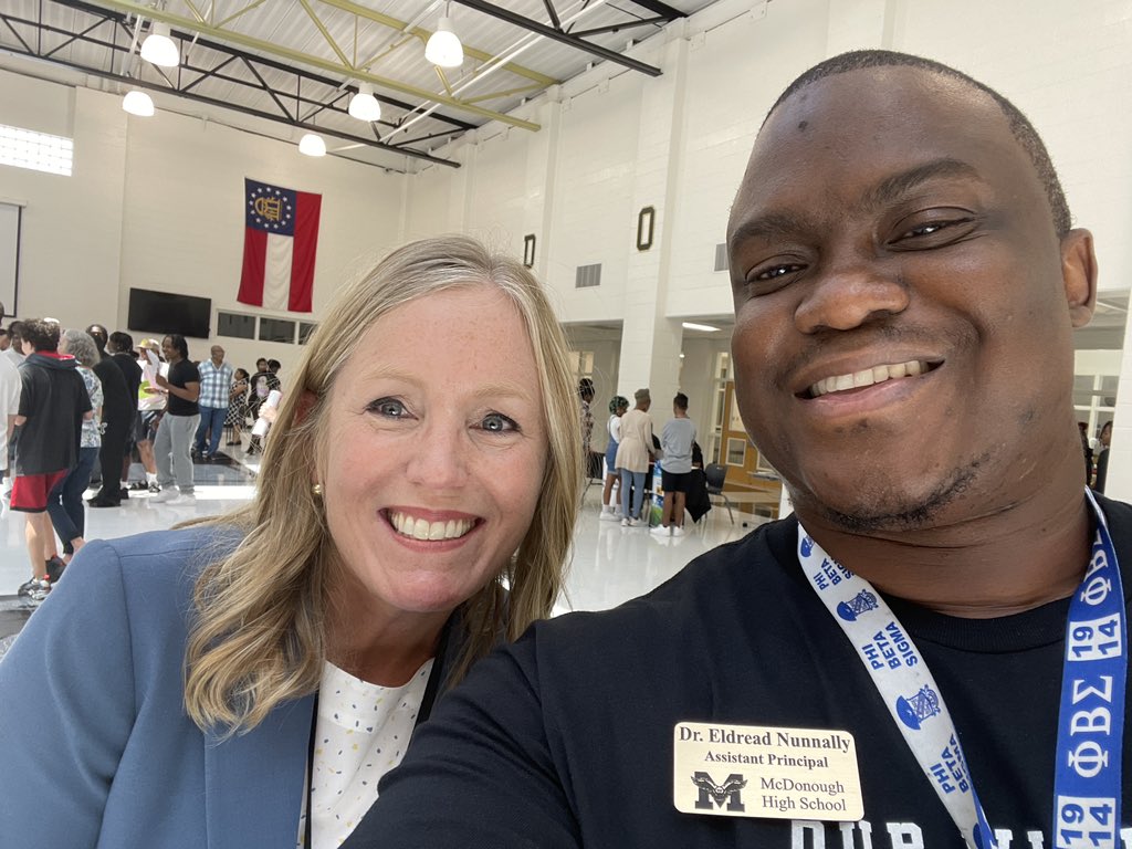 ENunnallyEdu's tweet photo. Amazing turnout for the @MHS_WarHawks yesterday! S/O to @LearnInHenry for the cameo! Our families showed up in a MAJOR way &amp; are definitely excited for the #BestFirstDayEver! #OurWinningSeason @MsCastilloMHS @DrCrysWilliams @kbturner973 @PrincipalBGame @ljswiggins @MASuddeth https://t.co/er8EjZYxBu