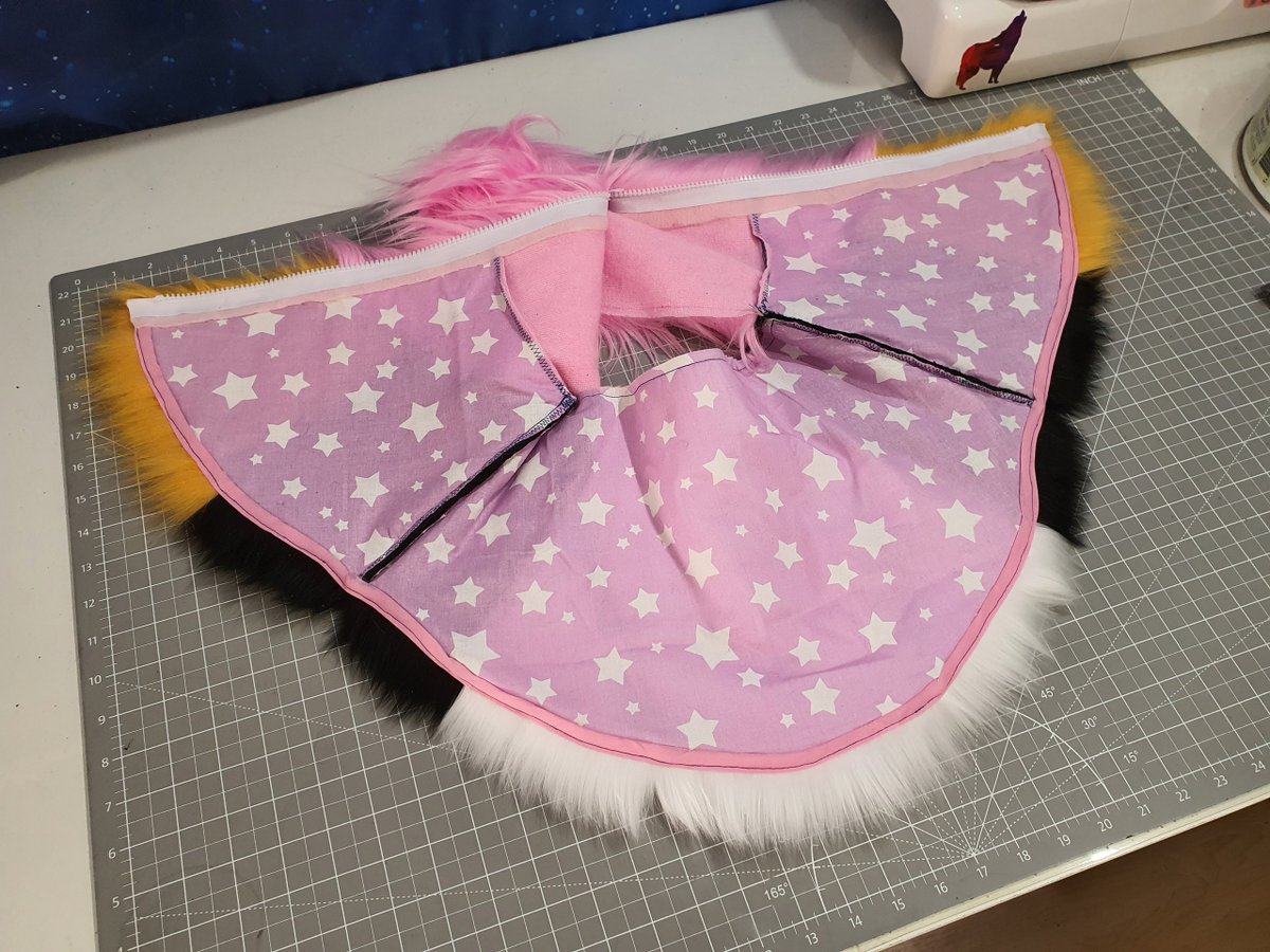 factory_wolf's tweet photo. #fur #fauxfur #suit #furry #fursuit #fursuits #fursuiting #fursuitmaker #costume #handmade #wip #workinprogress #fursuitwip #sewing #fursuitmask #fursuitsofinstagram #fursuitphoto #wolffactory https://t.co/s8t8m0j32V