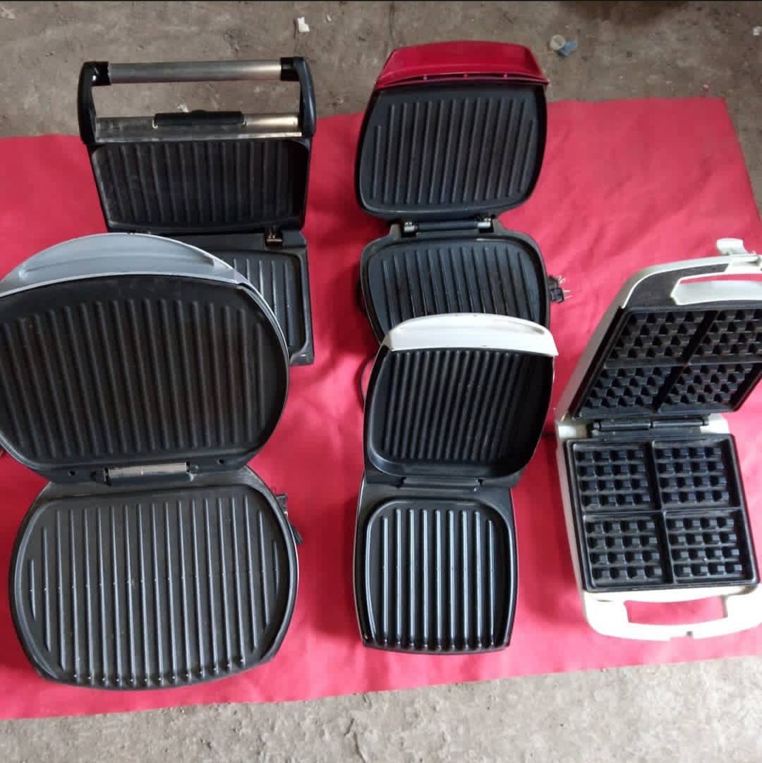 hypermall_ke's tweet image. Waffle makers. Enjoy your breakfast with your sweetest waffle. Use it together with the other fast food. Scoop them with chocolate or ice cream. Brands available are George foreman and others. KES 1,800
#hypermall_ke
#waffle
#wafflemaker
#wafflemakers