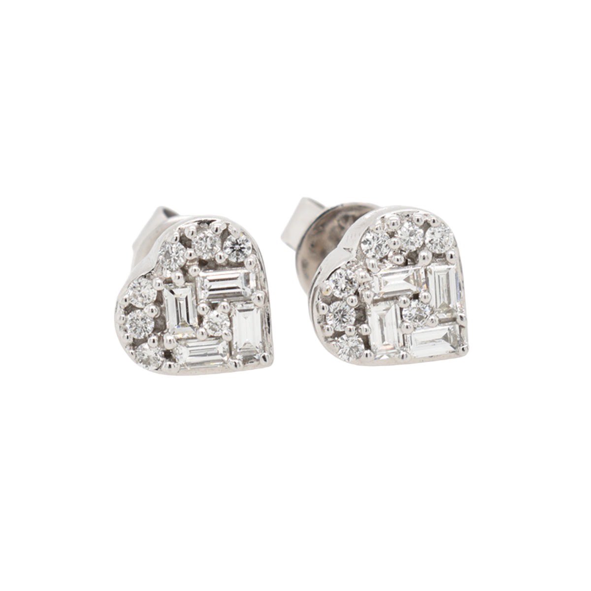 TPowellJeweller's tweet photo. A sparkling pair of Diamond heart cluster earrings set in 18ct white gold.
The diamond weight is 0.33ct.
These earrings are pre-loved and they are ready to find new home.
£395.00, in store now.
 #diamondheartearrings #stockport #stockportmums #promotestockport #PrelovedJewellery https://t.co/XKPjTCMkvf