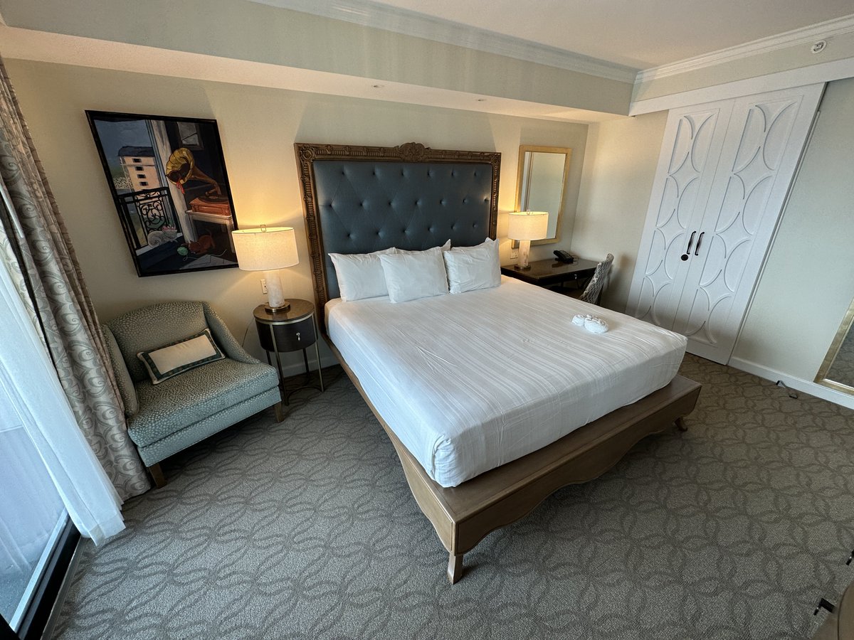 thrillgeek's tweet photo. Good afternoon from Disney’s Riviera Resort! We are being #hosted by Disney Vacation Club as honorary DVC Members! Here’s a look at our room, which is a 1 bedroom villa. #ThatMagicFeeling https://t.co/PL4DLCF2gT