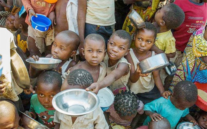 The poorest #Nigeriens are unable to eat three times a day because of #France #Niger #No2France