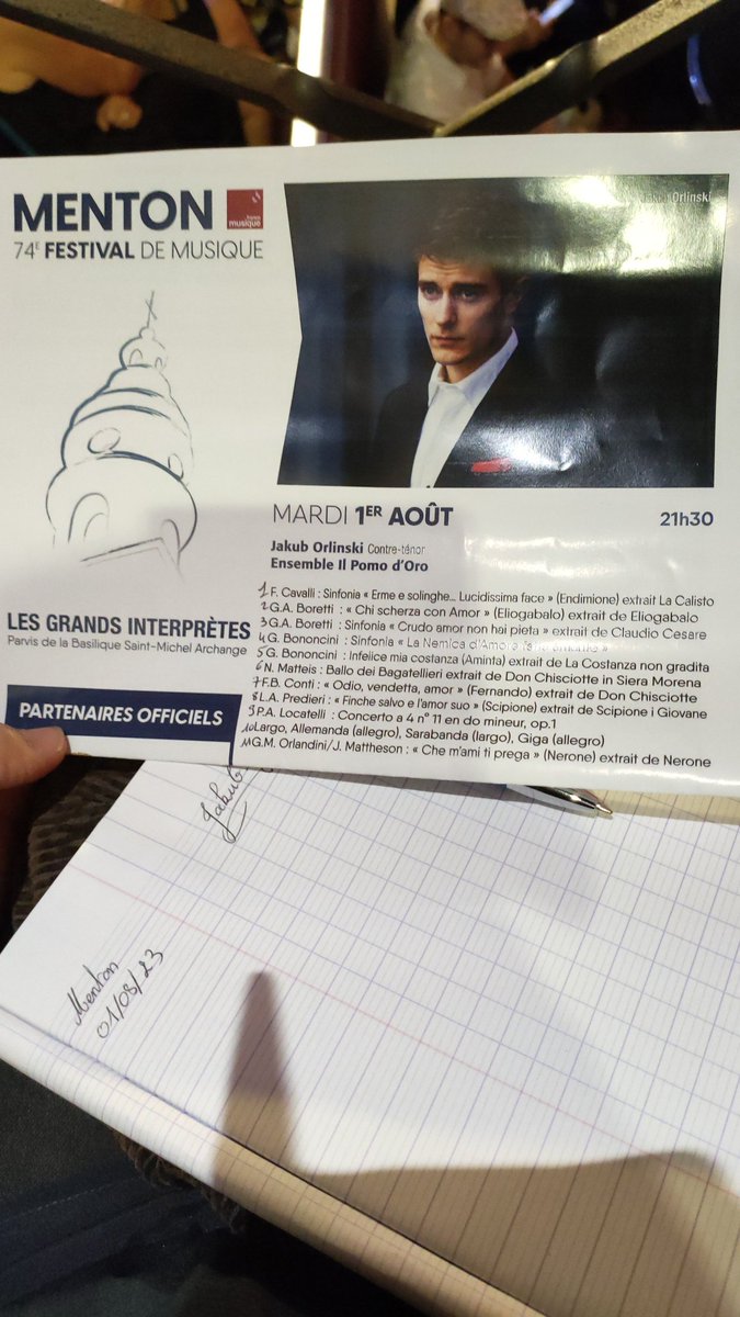 Toujours aussi émerveillée et heureuse de venir à ce superbe festival de #Menton !
Ce soir, au menu : récital de Jakub Josef Orlinski...