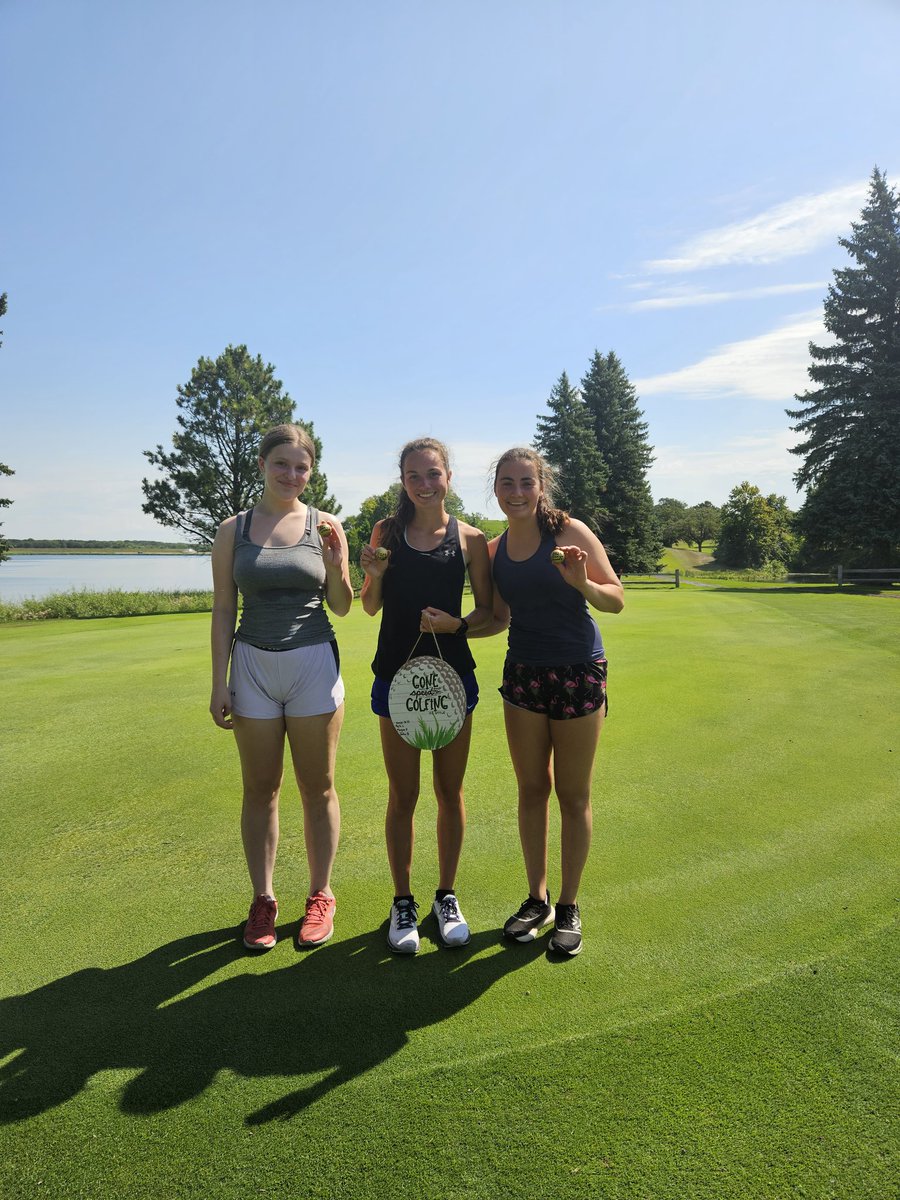 rrgirlsxctf's tweet photo. 2023 Distance Running Camp Day 2- Speed Golf at the beautiful Cavalier Country Club. Congrats to the white team on your close victory. #enjoytheride @RRHSactivities https://t.co/mTrlIL6NM8