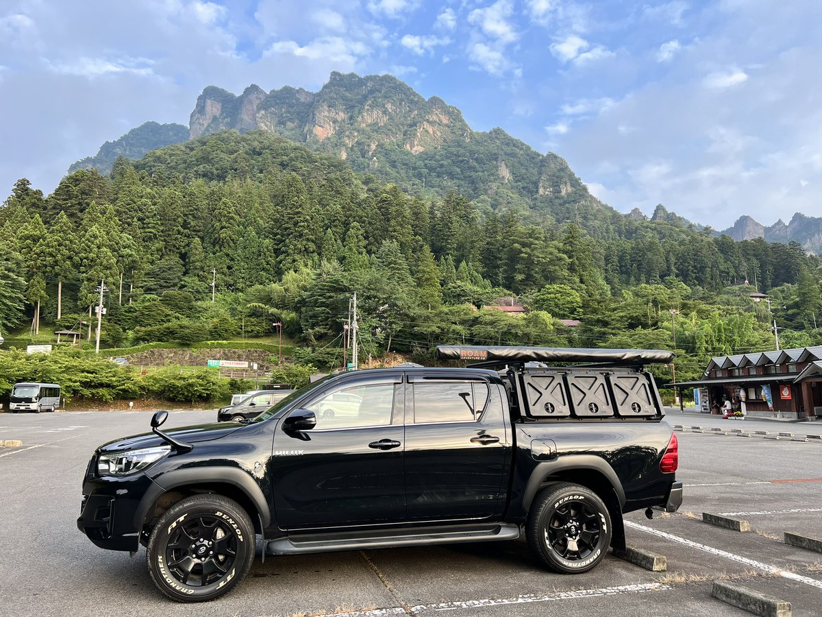 HASE154125442's tweet photo. 妙義山とコラボしてみました⛰️
碓氷峠から妙義山エリアはまたバイクでも行きたいなー😊
CAMP YouTubeやっています!
https://t.co/47k3VKomhL
#HILUX #ハイラックス #LEITNERDESIGNS #ROAMADVENTURE https://t.co/LDmBMh9d8k