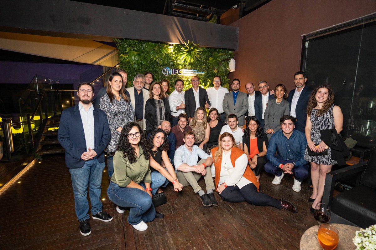 agarmora's tweet photo. Durante mi visita a #Paraguay pude participar en un energizante encuentro con jóvenes líderes de @ParaguayAhora, una plataforma de diálogo estratégico entre nuevas generaciones para conectar ideas y transformar el futuro del país.

#dialogo #desarrollo https://t.co/RqLcCfx42p