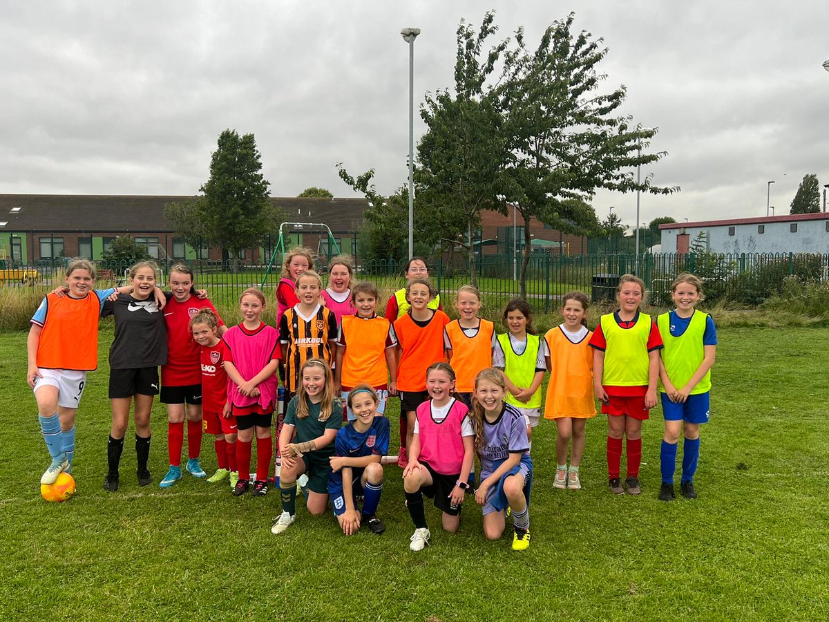 Despite the weather, fantastic to see everyone enjoying our East Hull Summer Camp! ⚽️ Last Day for East Hull tomorrow then we have camps in North Cave, Eloughton, Hessle & West Hull. 👇🐯 hullcityladies.com/holiday-camps/ #HearUsRoar