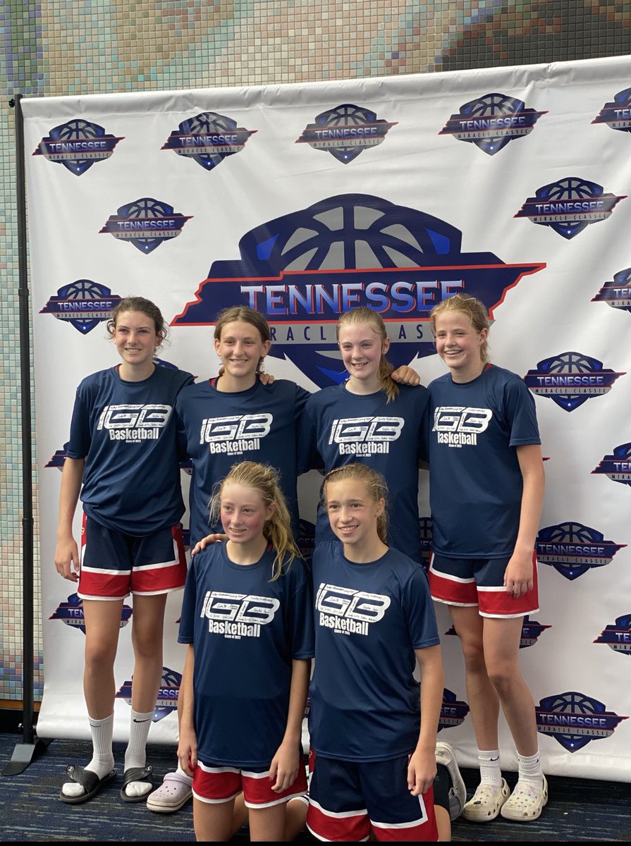 joethompson_27's tweet photo. Oh how a lot changes in a yr. Allie hung up high tops Sep’22 for golf spikes Feb’23. Plan changed.Path didn’t. Tee’d up for @CarmelGolfGirls today. Same competitor.Diff sport. Special THX to coaches @LadyPupsBball @M14hoopsindy @CoachTrimpe @CHS_Womensbball @IGB_Hoops #blessed https://t.co/x5ncE8Enwr