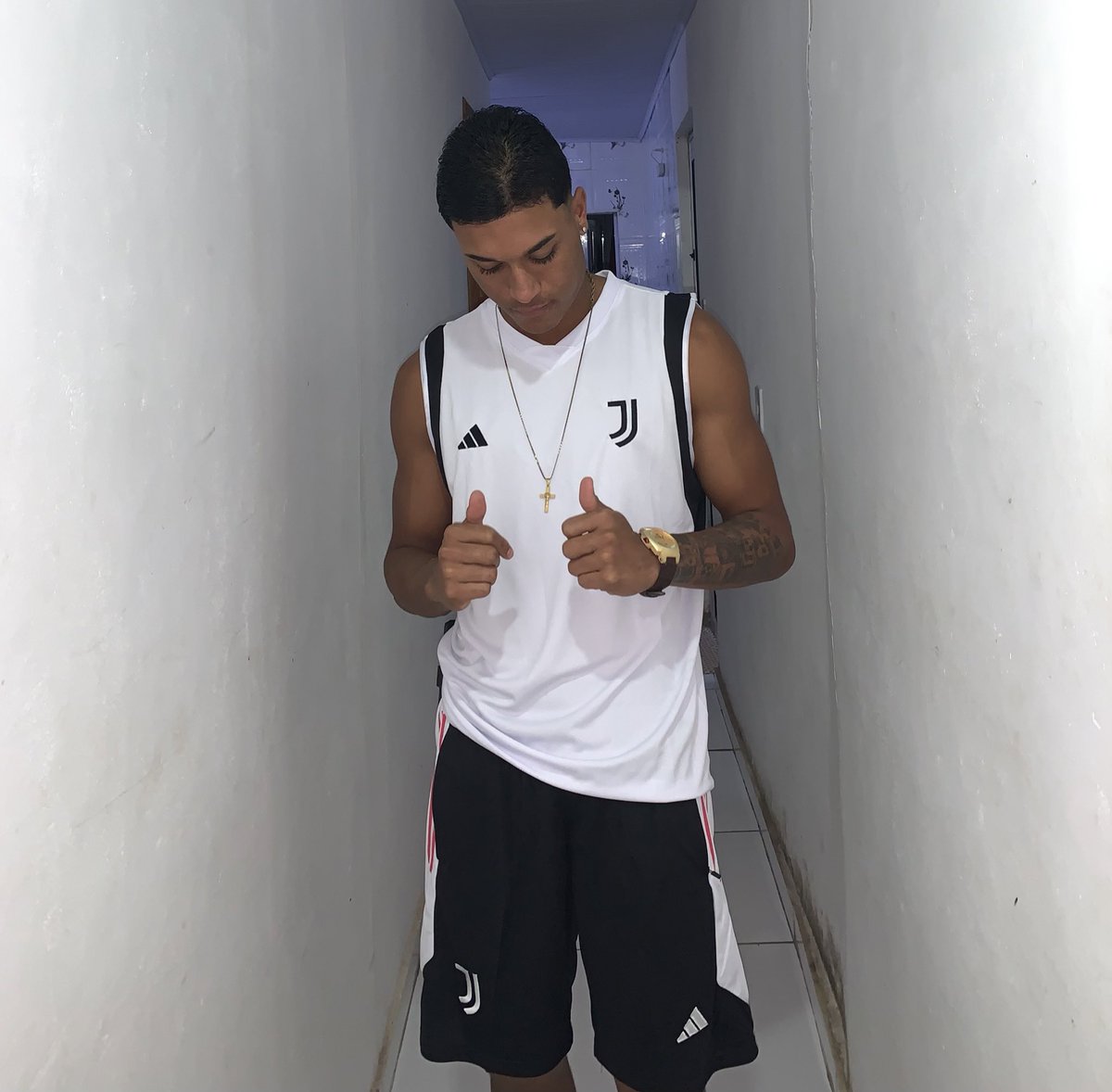 Diferente dos iguais..🤴🏾🎖️2️⃣2️⃣