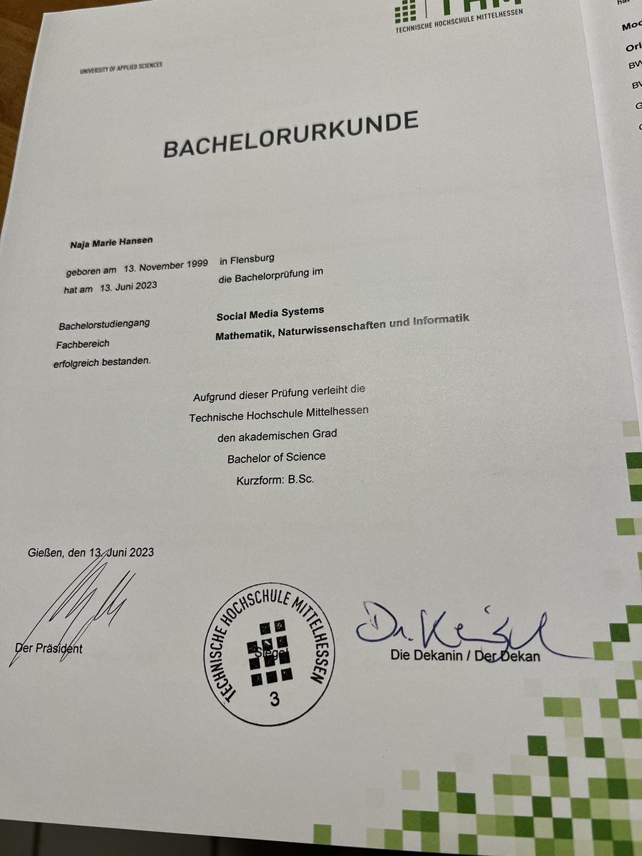 najamhansen's tweet photo. Endlich liegt es offiziell hinter mir 🙏 https://t.co/2eexelVwJ2