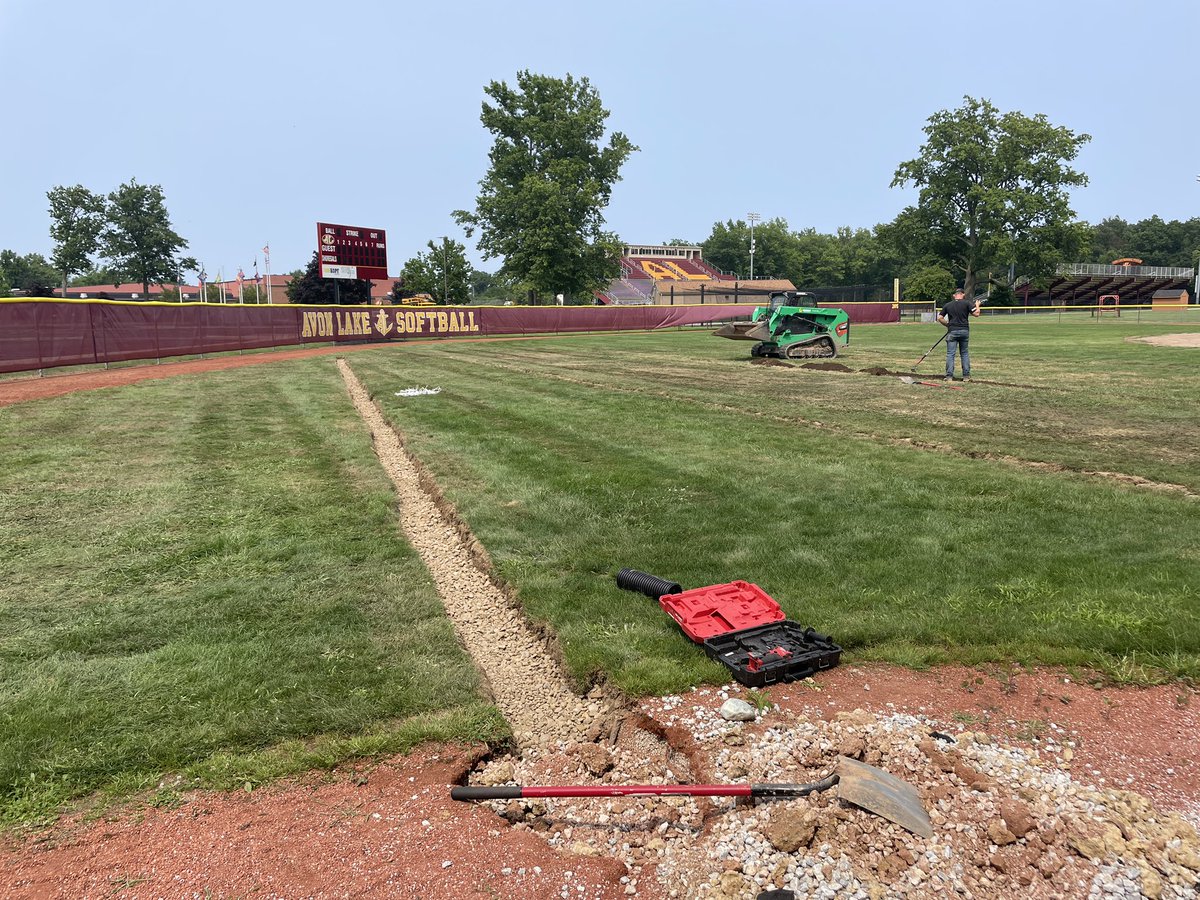 AvonLake_Ops's tweet photo. Softball: Repairing the LF drainage system and taking care of the bullpen areas. @AvonLakeSchools @MMay_ALHS @AvonLakeSports #ALexcellence #AL101 https://t.co/TTFu1EeJYd