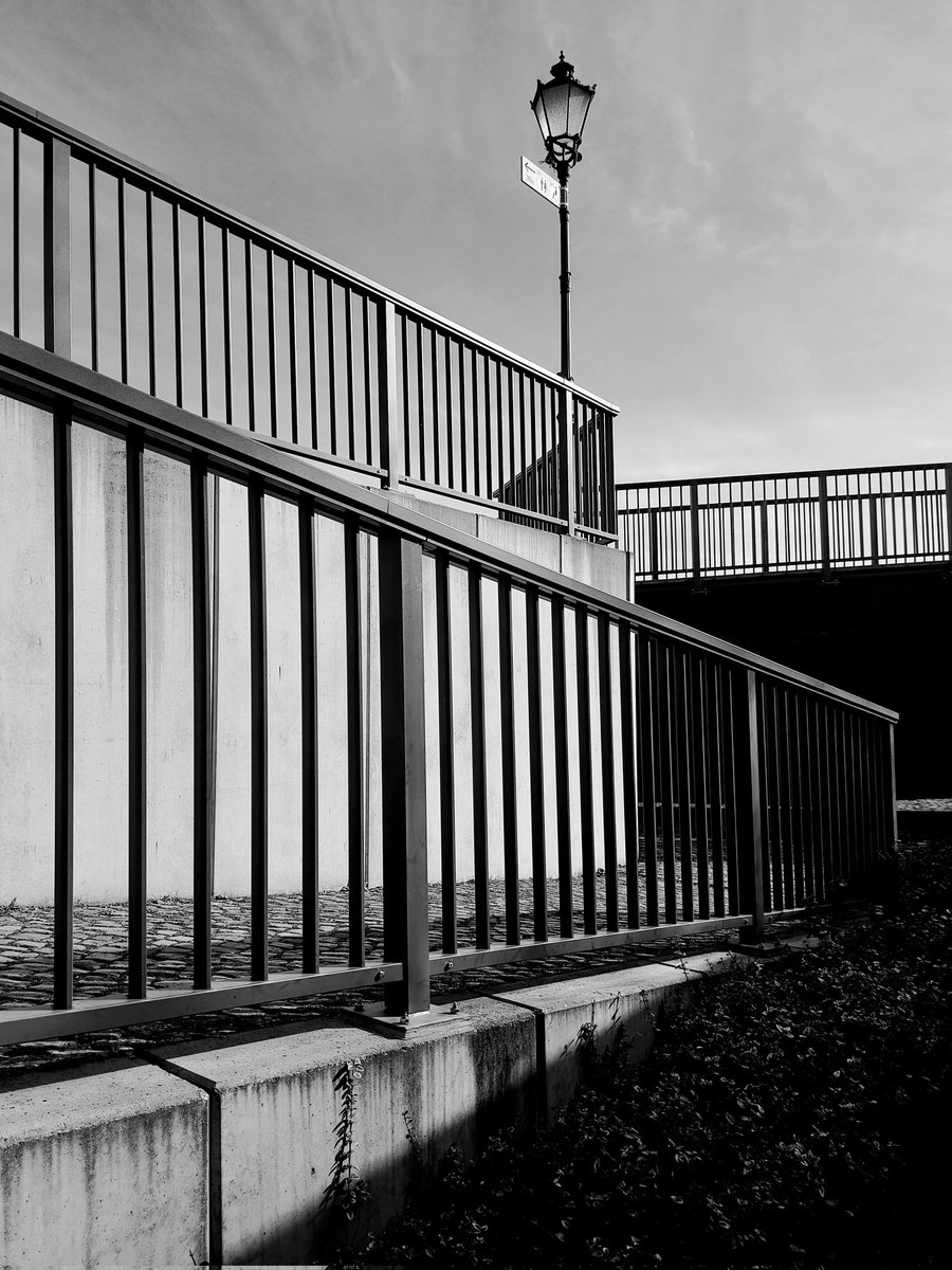 Vladix_Official's tweet photo. Grey days. #art #artwork #artgallery #greydays #GoodVibesOnly #photography #photooftheday #photo #photographer #Motivation #Germany #Magdeburg #twitter #mylife #love #mylove #mymind #myworld #lifeisart #LifeIsBeautiful #ArtistOnTwitter #builds https://t.co/awEsfdS8Eh
