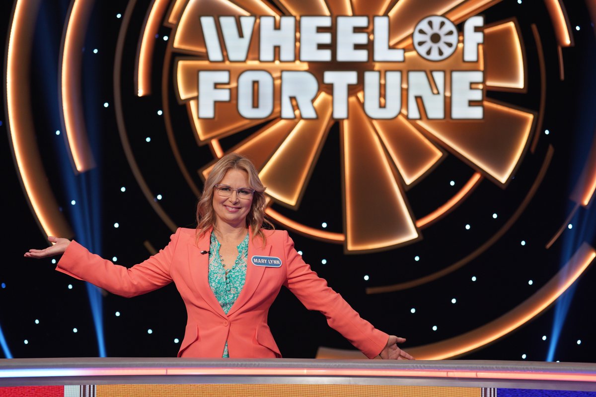 Presenting... an encore episode of #CelebrityWheelOfFortune ✨ See you tonight!