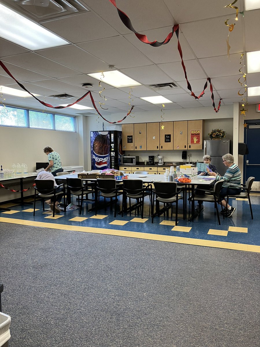 THANK YOU to our amazing volunteers here at Governor Bent!! They go above and beyond for our staff, students and community!!! ☺️ 
<a href="/APS_Elementary/">APS Elementary Schools</a> <a href="/ABC_Partnership/">ABC Community School</a> <a href="/GovernorBent/">Governor Bent Elementary School</a>