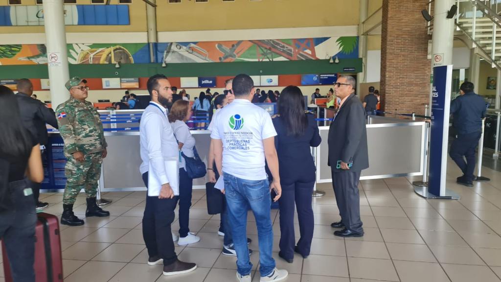 SIN24Horas's tweet photo. Intervienen aeropuertos para comprobar negligencias de JetBlue. #NoticiasSIN #Jetblue #Intervienen #Aeropuertos #RD 

Más detalles en nuestro periódico https://t.co/Ovpz0o2vQa

https://t.co/iI1BLOjxck https://t.co/jwmb7BACaX