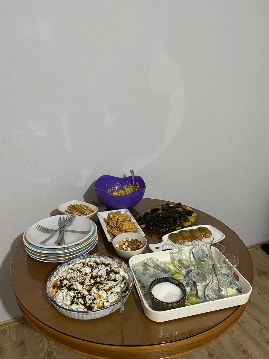 Atandım, evimde ilk misafirime ilk kez yemek yaptım 🥰 Allahım sana şükürler olsun🙏🏻