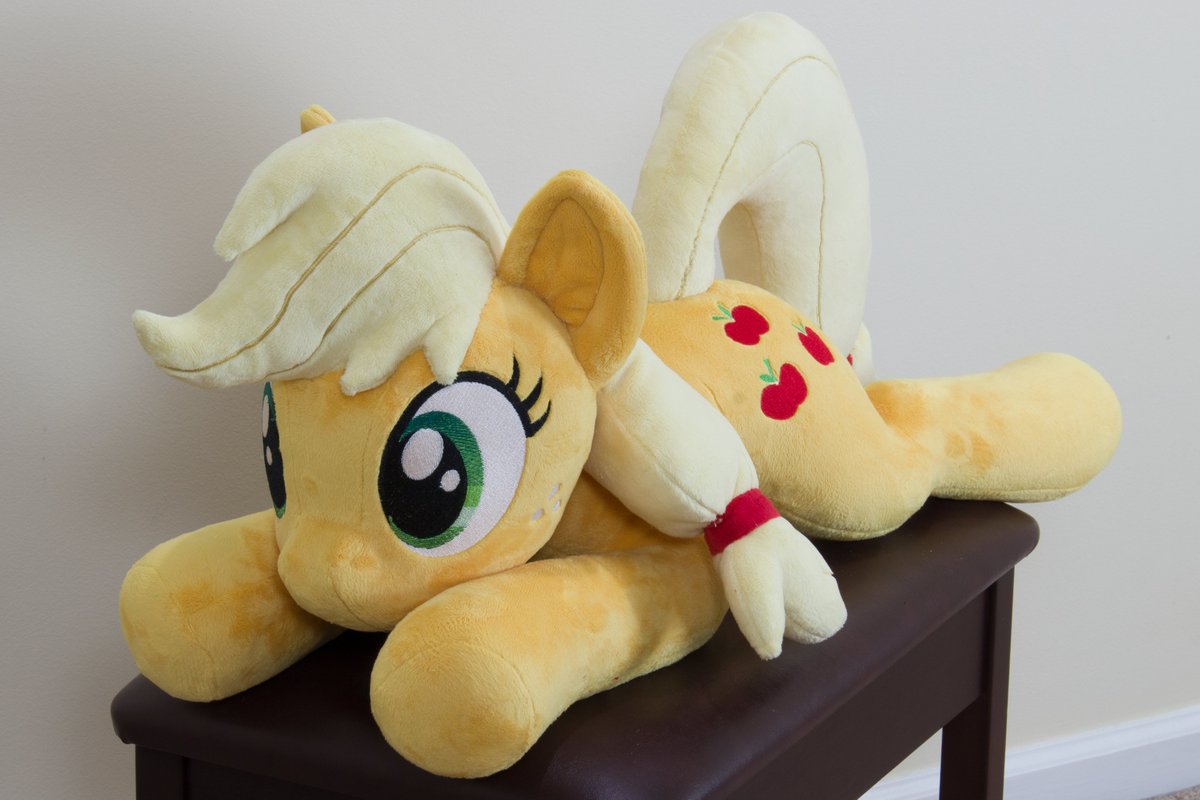 AzGchip's tweet photo. I finished my first Applejack plush commission. https://t.co/ui2XNszdCt