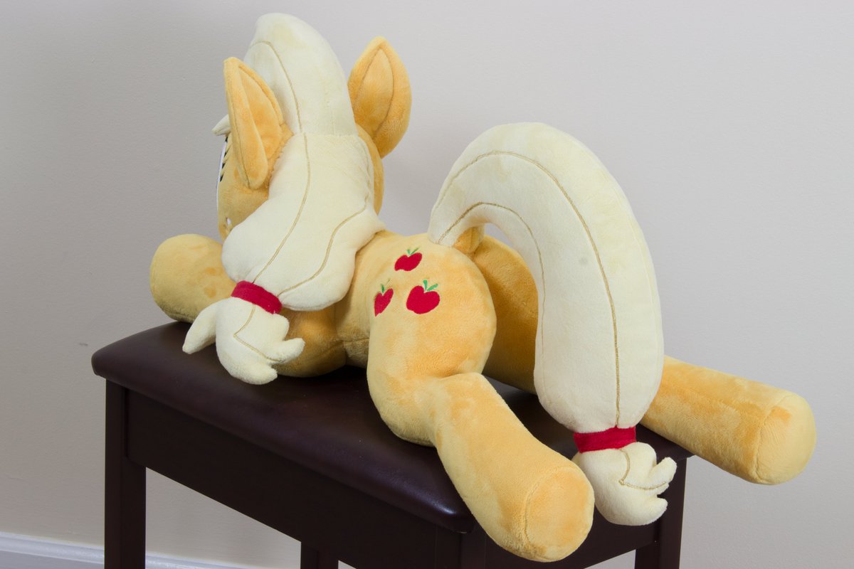 AzGchip's tweet photo. I finished my first Applejack plush commission. https://t.co/ui2XNszdCt