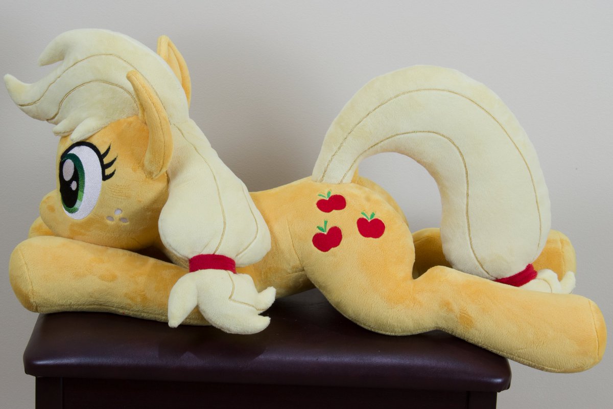I finished my first Applejack plush commission.