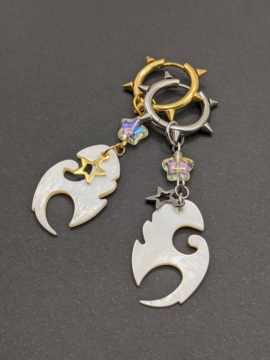 CYBERSURF EARRINGS!! 🌠 probably one of the coolest things i've made 😎 20% off on shopnaju.com + shopnaju.etsy.com w/ international shipping!! dm me/comment for an extra 15% off onsite! 💓