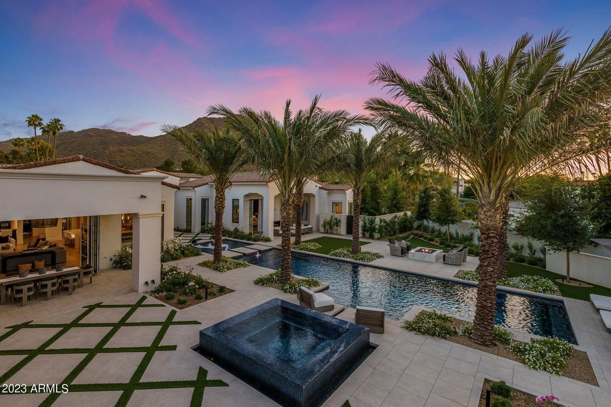 orgtrkrealest's tweet photo. This sprawling sanctuary retreat by JM Wall Dev is nestled within the prestigious Finisterre guard-gated community and boasts a view of Camelback Mountain with easy access for walking and biking. No detail has been overlooked.Inquire for details or a private showing 480-492-4220 https://t.co/fvqjknz6Bf