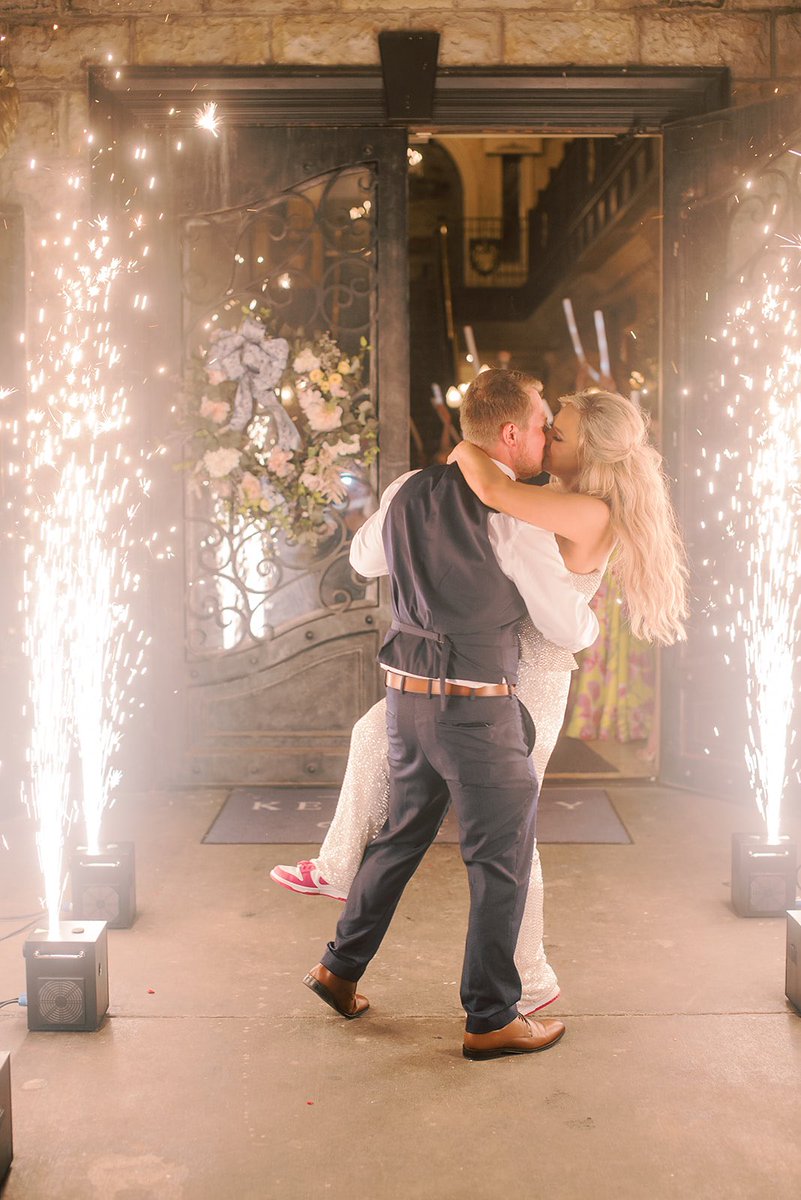 KYProDJ's tweet photo. Beautiful grand exit from a recent wedding at The Kentucky Castle! https://t.co/iFhmcTLpZq