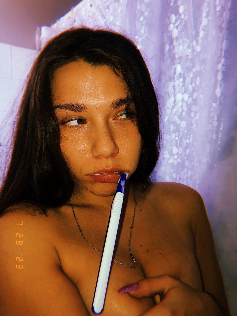 tinymitsfa's tweet photo. Morning xo 🚿 
#18plus #shower #fansly #spicyaccountant https://t.co/01aWomV2o8