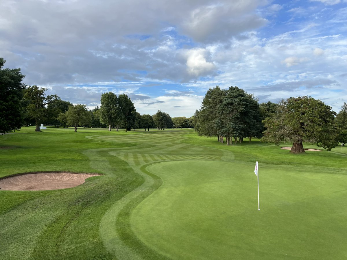 Day one in the books. The course is shining in this evening's sun. 🤞for tomorrow's weather!