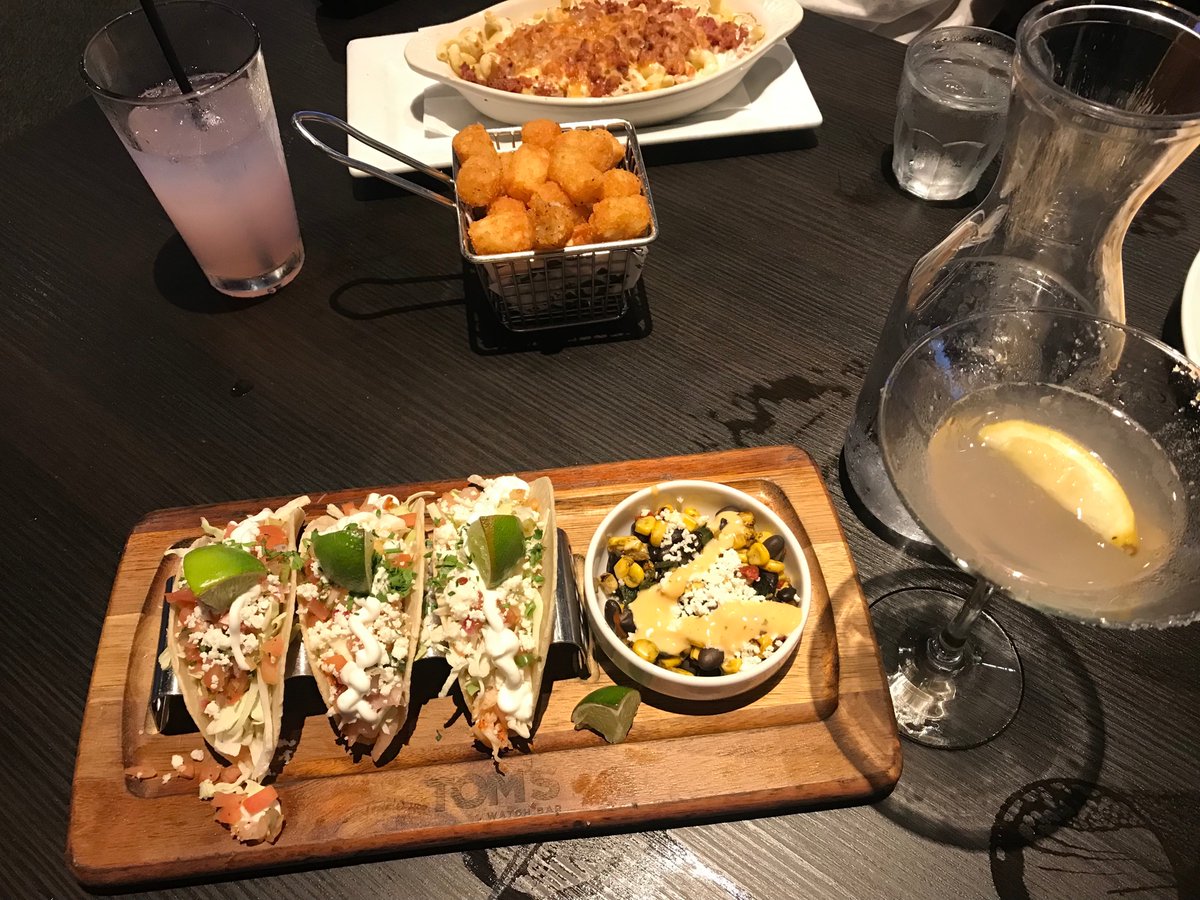 chev910's tweet photo. @WatchAtToms Good food, good vibes…great drinks! https://t.co/Hk8R991mGk