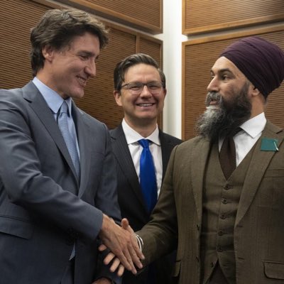 Canada polling tweet media