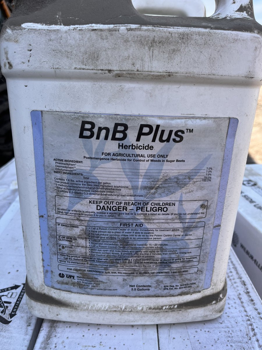 gthomp97's tweet image. One stop shop for da weedies!  Too bad they still didn’t make this wonder juice.  @CrystalSugarCo #sugarbeets