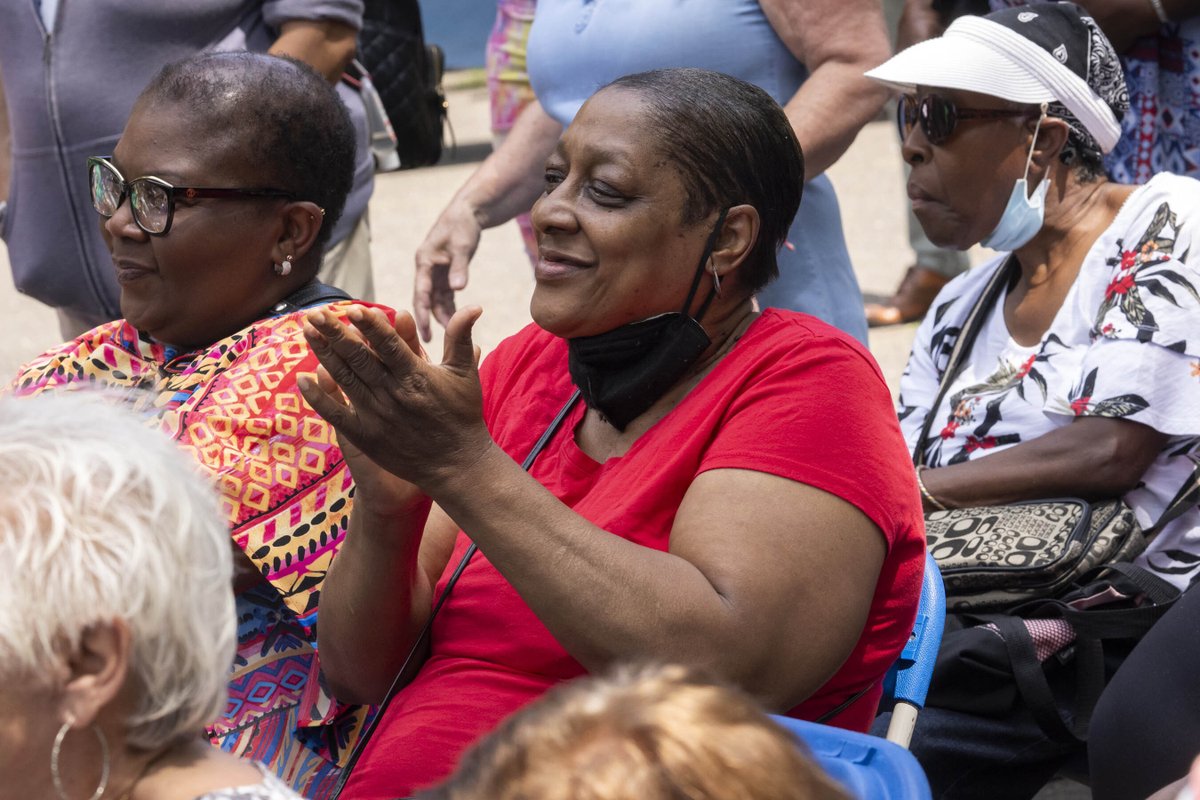NYCMayorsOffice's tweet photo. A NEW chapter began today for @NYCHA and our Public Housing Preservation Trust.

In the fall, the FIRST resident vote will help decide how New Yorkers at the Nostrand Houses in Sheepshead Bay want to move forward on comprehensive renovations.

https://t.co/1ysWm8DZEC https://t.co/UHNlC0nSHk