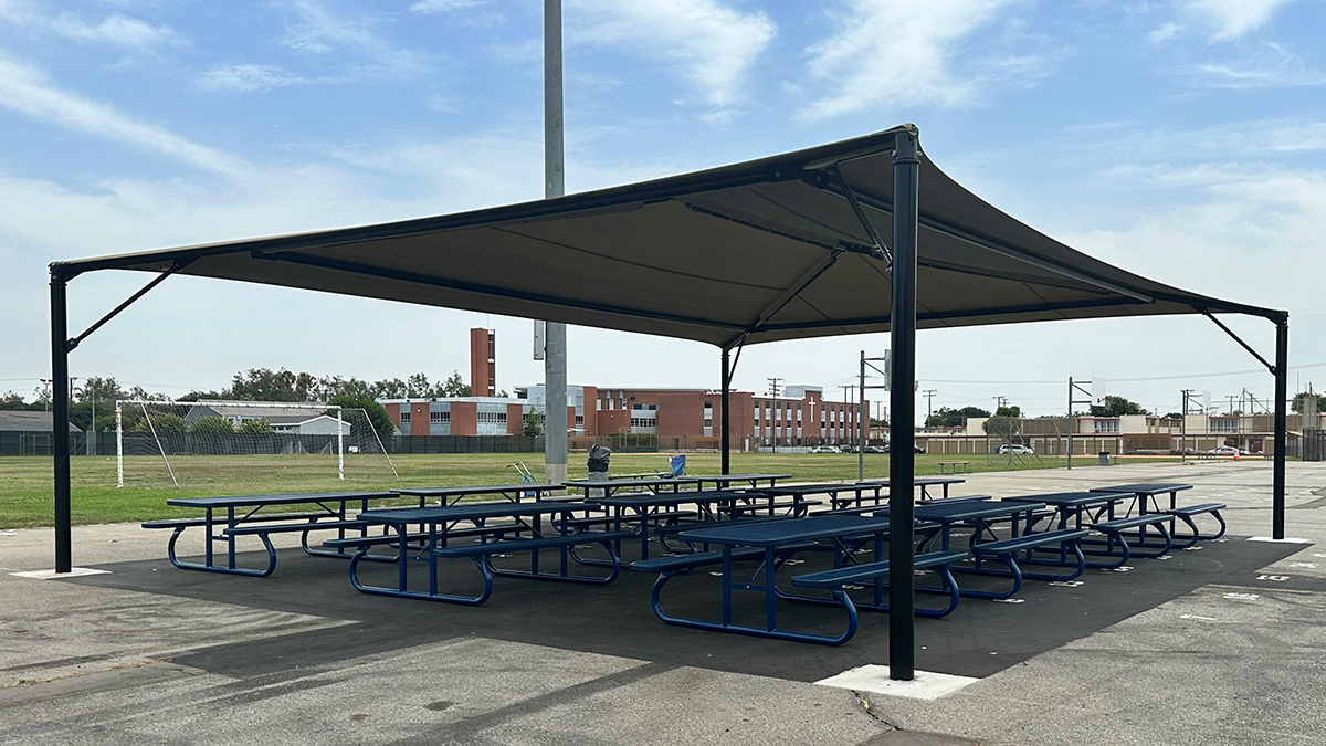 lbschoolbonds's tweet photo. Outdoor learning coming soon to Bancroft Middle School and 21 other @LongbeachUSD campuses with new shade structures and matching picnic benches. Similar structures will be installed at nearly all LBUSD schools over the next two years! 

#BuildingOnSuccess #ProudtobeLBUSD https://t.co/sVKwEBYQLn