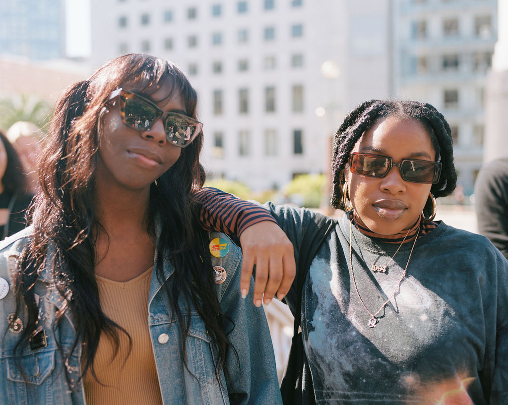 bravenewvoices's tweet photo. Poets are just fly without even trying. Brave New Voices on film by @tofetakes 

Check the link in our bio to support more programs powered by Youth Speaks. #BraveNewVoices #BNV2023 #IntoLight #YouthSpeaks https://t.co/52MA1joE4y