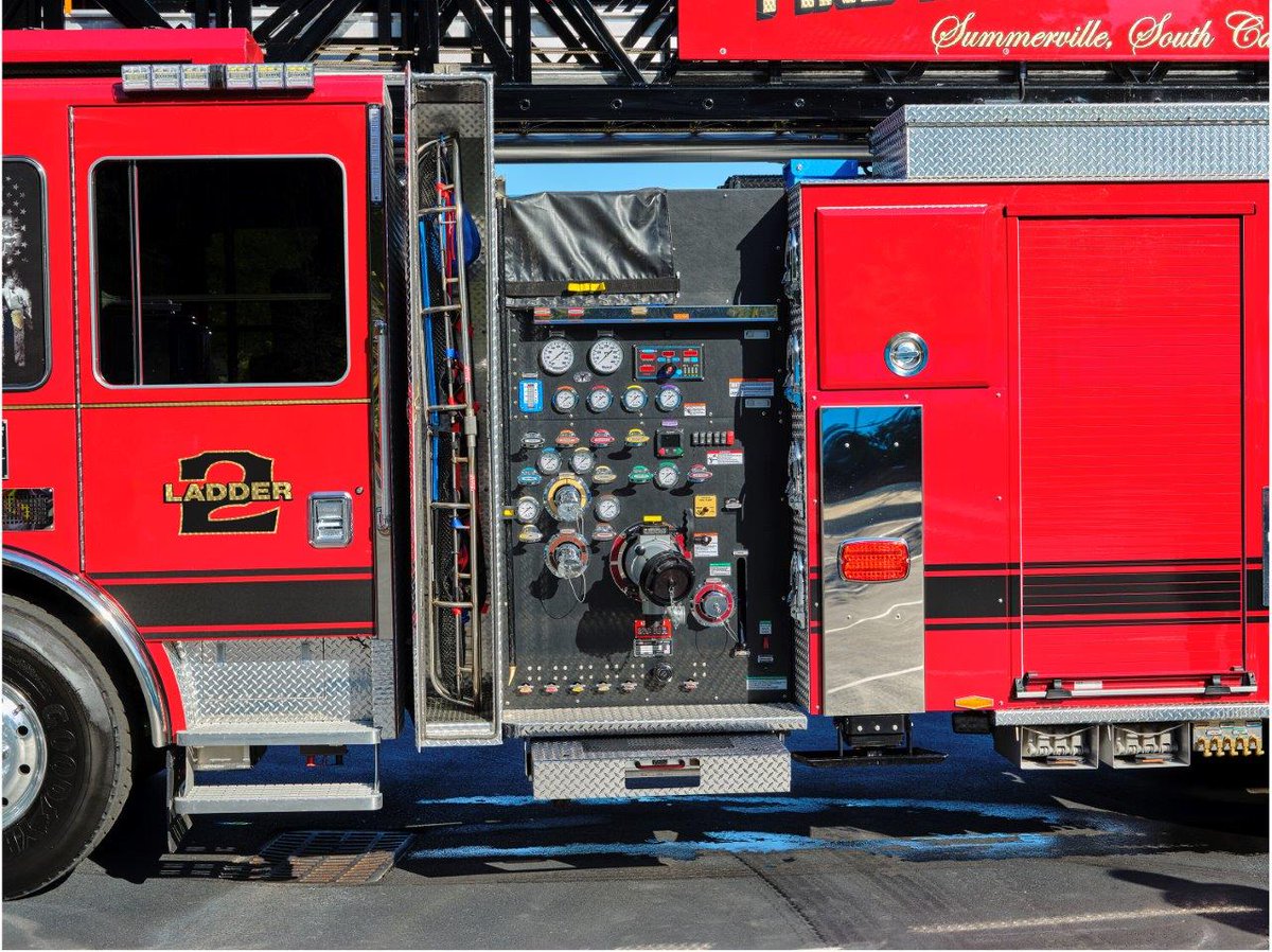 KMEFire's tweet photo. The #TruckOfTheMonth for #August is a #KME #TuffTruck from Pine Ridge Fire & Rescue, SC.
This truck features:
GSO #11368
Pine Ridge Fire & Rescue, SC
Sold By: Safe Industries
#EngineeredToServe #KMEFire #AerialCat #ConfidenceAtEveryStep https://t.co/eOGFog9XTy