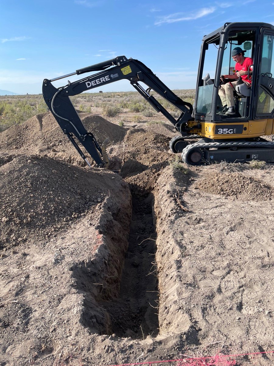 StrategicGrowt5's tweet photo. Sometimes getting things done means getting your hands dirty and a little hard work!💪 https://t.co/2EqKeHGxOs