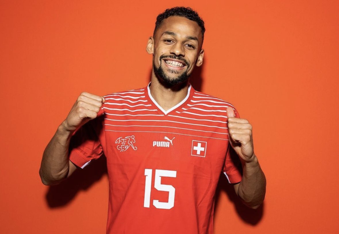 FabrizioRomano's tweet photo. Djibril Sow to Sevilla, here we go! Deal in place, player has now accepted and the agreement is sealed 🚨⚪️🔴 #Sevilla

Understand Sow will sign until June 2028, five year deal.

Medical tests booked on Wednesday.

Fee around €13/14m, as @CmOffiziell has reported. https://t.co/vsjdjJaNQW