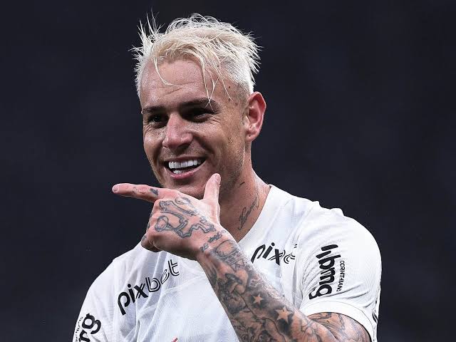 inimigodoerro's tweet photo. @Corinthians O Corinthians te deu R$1,2 milhões e todo apoio e carinho, o Qatar te ofereceu R$4 milhões. 
Você pensou que eles fossem melhores por ter te dado mais dinheiro, mas eles tem todo dinheiro do mundo...
e tudo que nós tinha era os R$1,2 milhões e o nosso coração. https://t.co/kSne0GPEUk