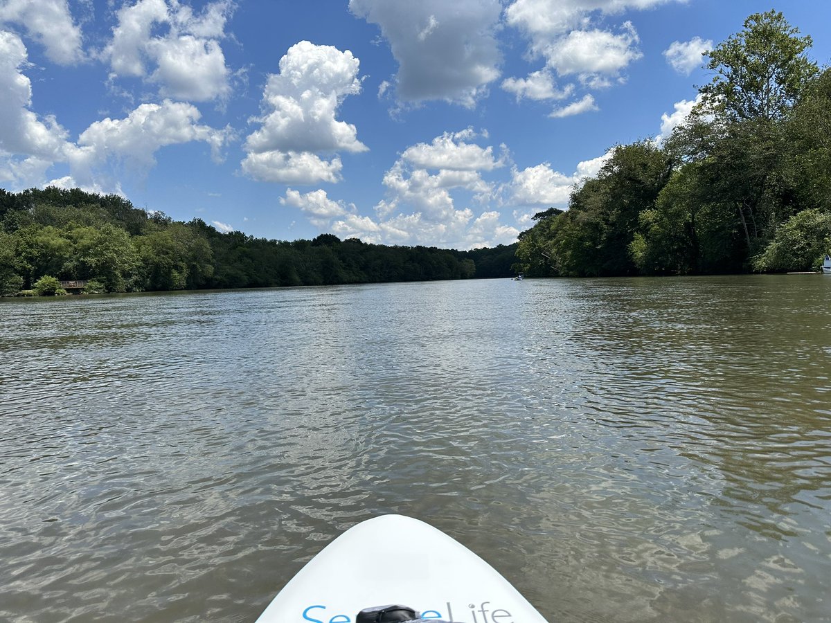 KristinaLisa95's tweet photo. Spent some time paddle boarding today and it was just what I needed https://t.co/tVcNU7ilyL